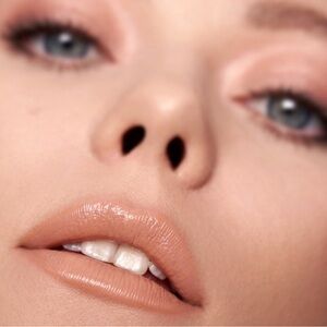 Huda Beauty Power Bullet Cream Glow Hydrating Lipstick - Empress